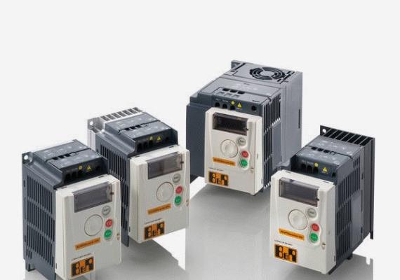 Układ regulacji procesowego systemu sterowania